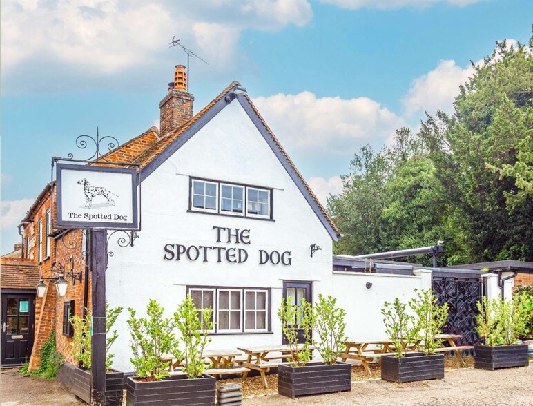 High St, Flamstead for sale - Primary Photo - Image 1 of 1