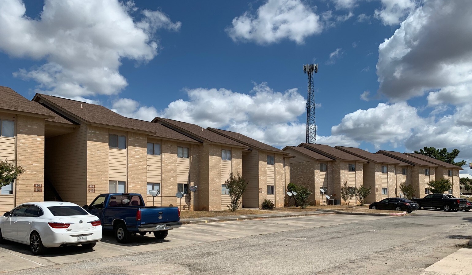 100 Lc Martin Dr, Devine, TX, 78016 Apartment Property For Sale