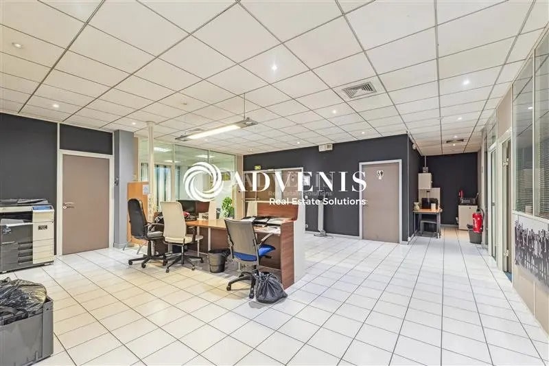 Office in Roissy-en-France for sale - Interior Photo - Image 2 of 12