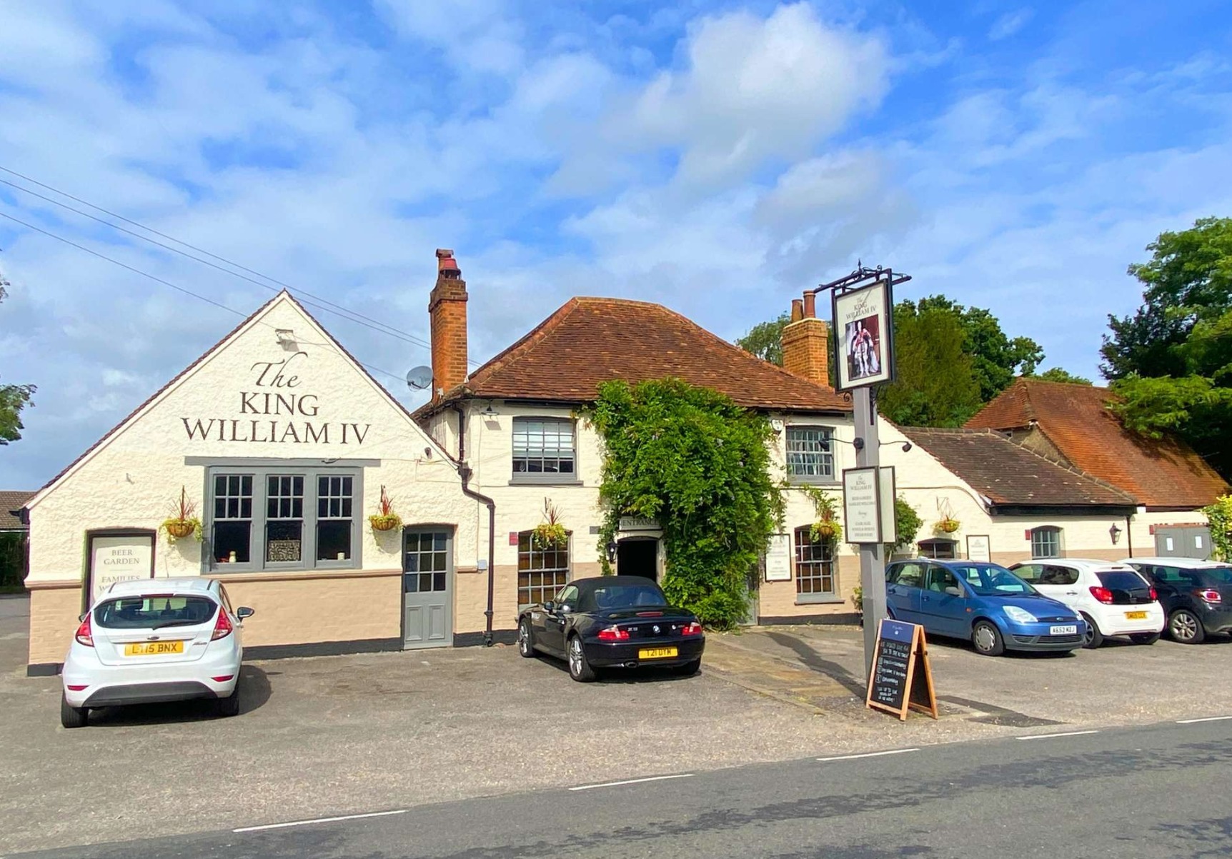 83 The St, Leatherhead for sale Primary Photo- Image 1 of 10