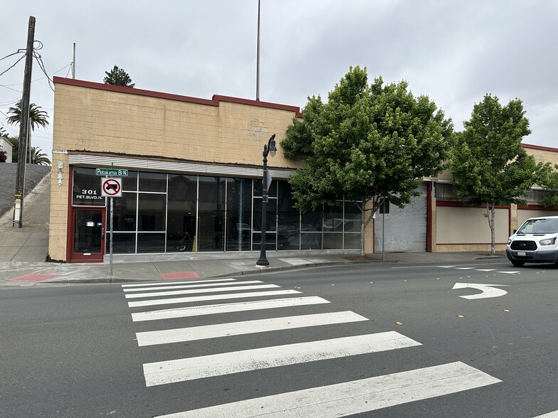 301 N Petaluma Blvd, Petaluma, CA for sale - Building Photo - Image 1 of 1