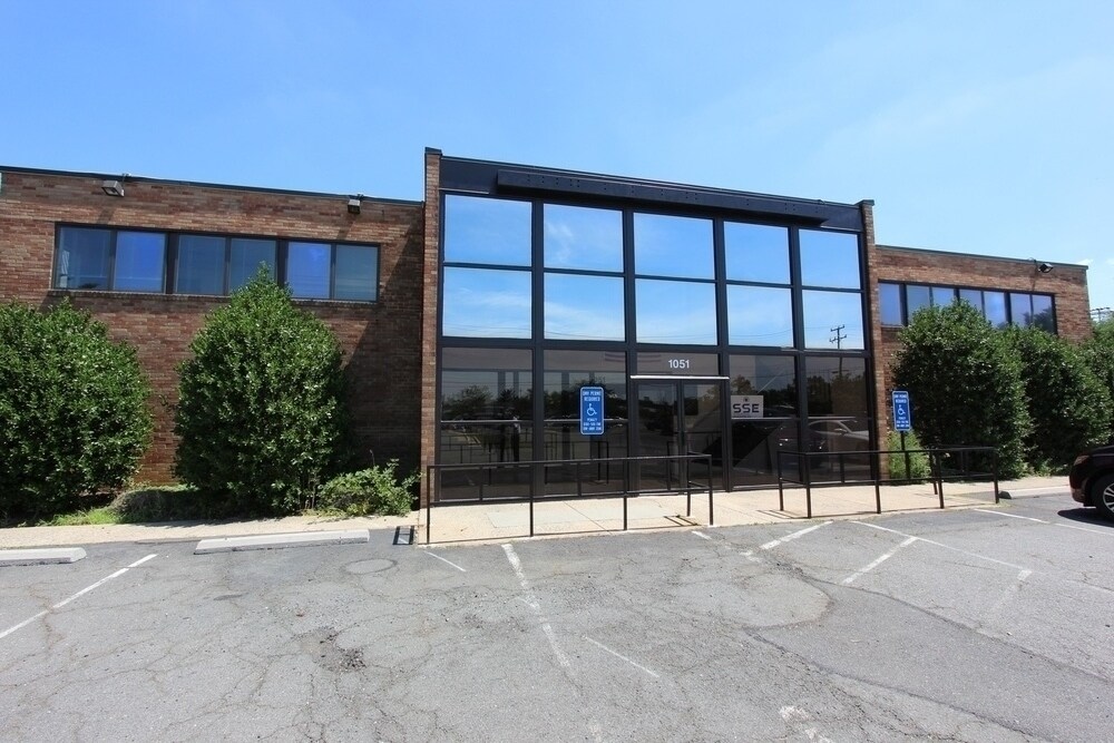 1051 Elden St, Herndon, VA for sale Building Photo- Image 1 of 1
