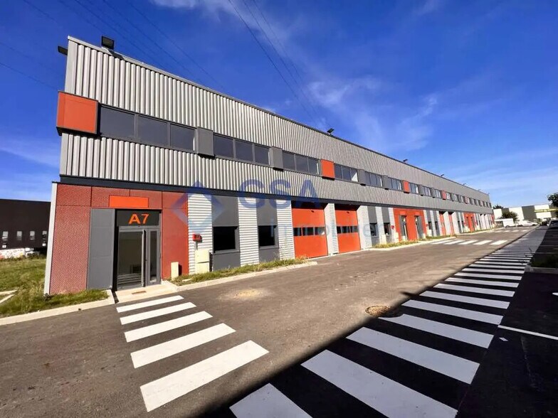 Office in Corbeil-Essonnes for lease - Building Photo - Image 1 of 7