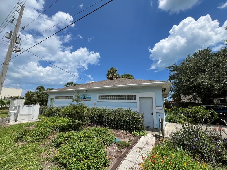 391 3rd Ave S, Jacksonville Beach, FL for lease - Building Photo - Image 2 of 17