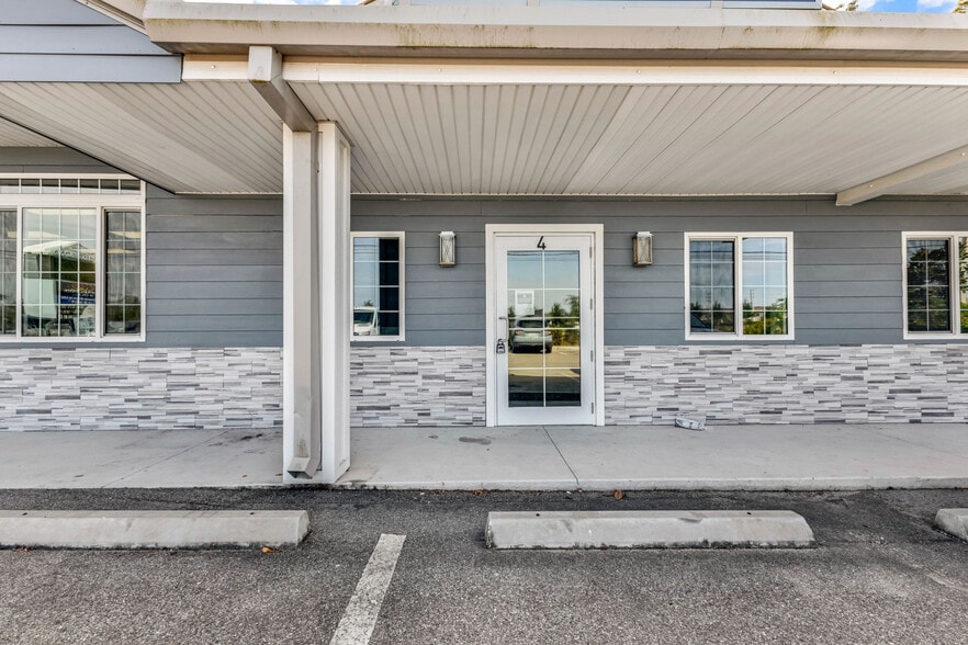 2032 El Jobean Rd, Port Charlotte, FL for lease - Building Photo - Image 2 of 33