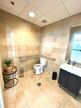 225 Clematis St, West Palm Beach, FL for lease Interior Photo- Image 2 of 5