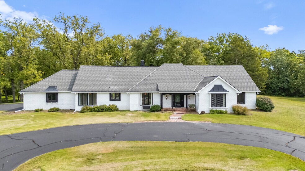 1901 Moffet Rd, Saint Joseph, MO for sale - Building Photo - Image 3 of 63