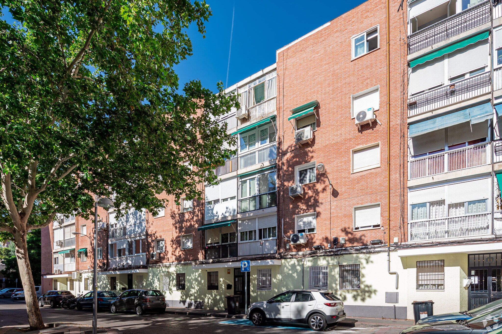 Multifamily in Madrid, Madrid for sale Primary Photo- Image 1 of 1