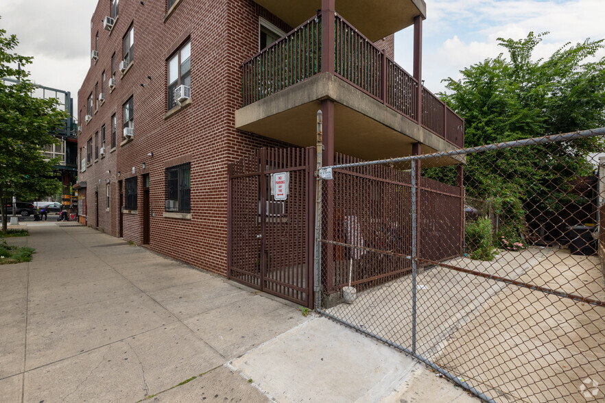 12302 Jamaica Ave, Richmond Hill, NY for sale - Building Photo - Image 3 of 6