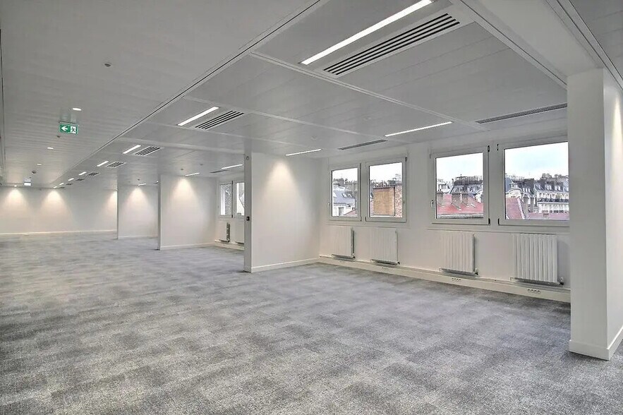 Office in Paris for lease - Interior Photo - Image 2 of 9