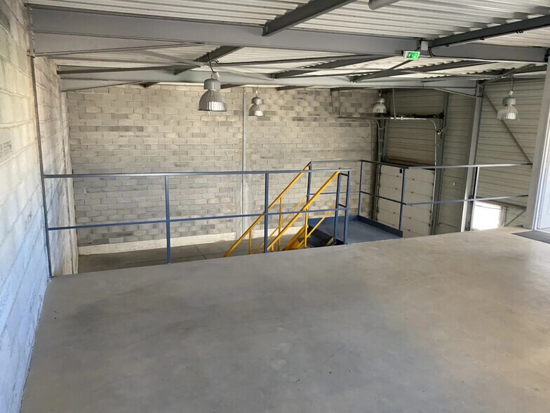 Flex in La Seyne-sur-Mer for lease - Interior Photo - Image 2 of 8