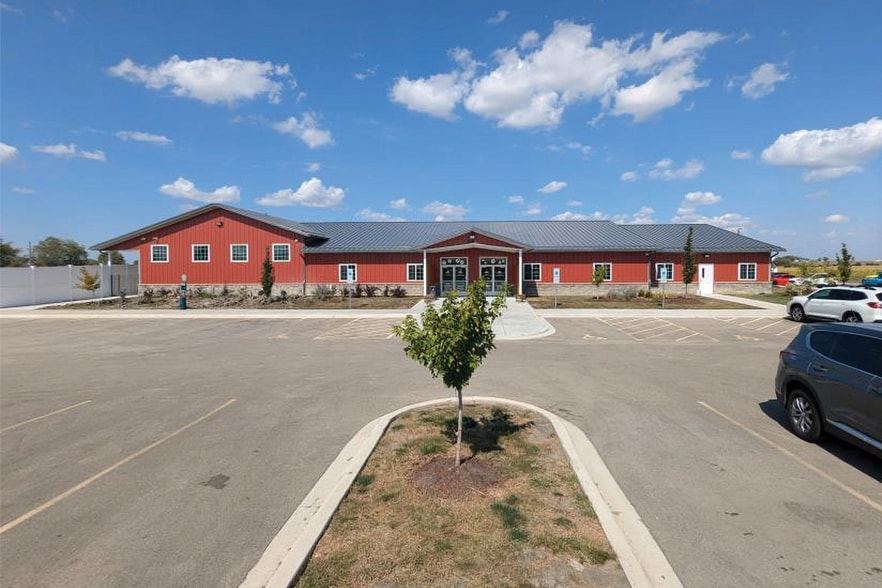 949 Bell Rd, Minooka, IL for sale - Building Photo - Image 1 of 9