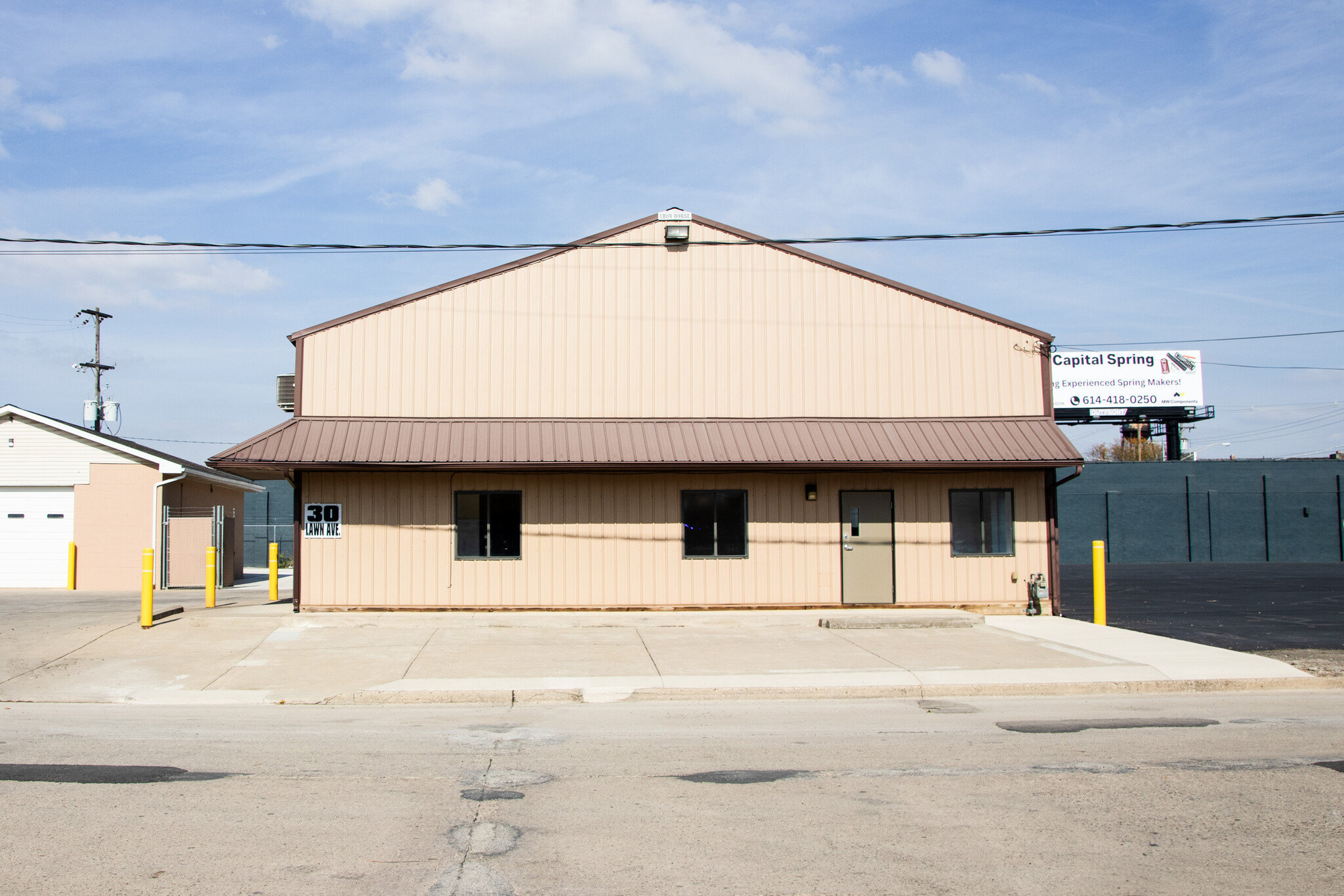 30 W Lawn Ave, Columbus, OH for lease Building Photo- Image 1 of 3