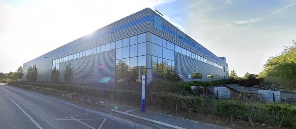 Flex in Taverny for lease - Building Photo - Image 1 of 7