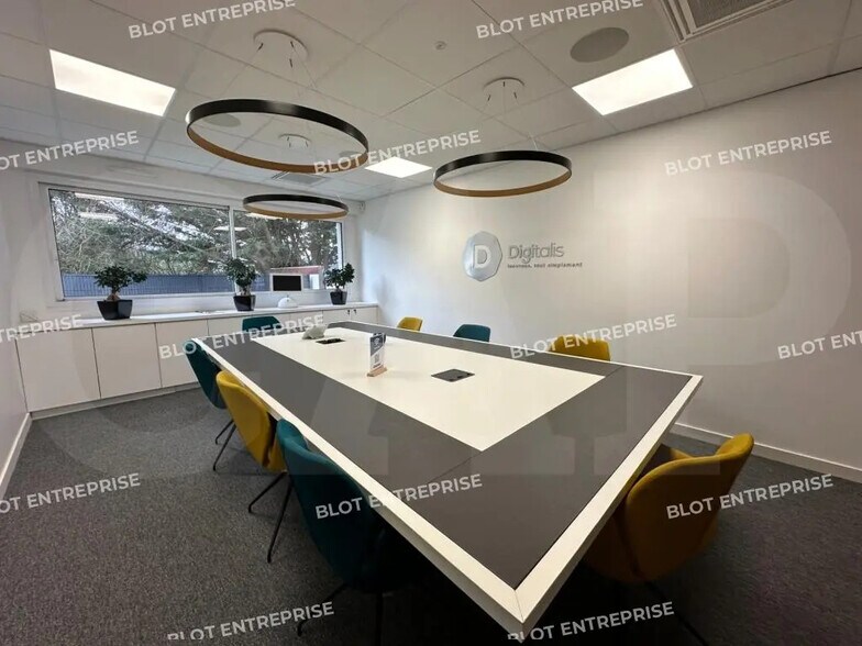 Office in Cesson-Sévigné for lease - Interior Photo - Image 3 of 4
