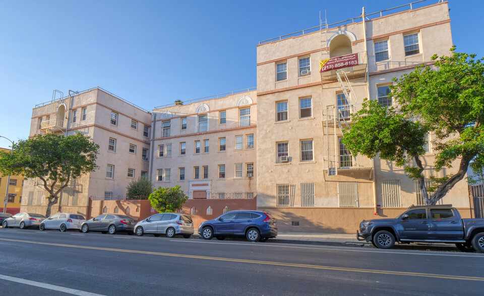 2121 W 11th St, Los Angeles, CA for sale - Primary Photo - Image 2 of 26