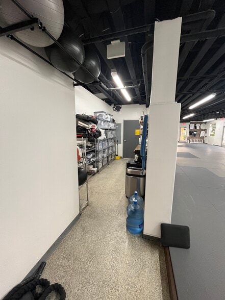 23333 Cinema Dr, Santa Clarita, CA for lease - Building Photo - Image 3 of 11