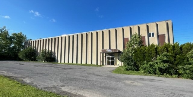 4600 Crossroads Park Dr, Liverpool, NY for sale - Building Photo - Image 2 of 11