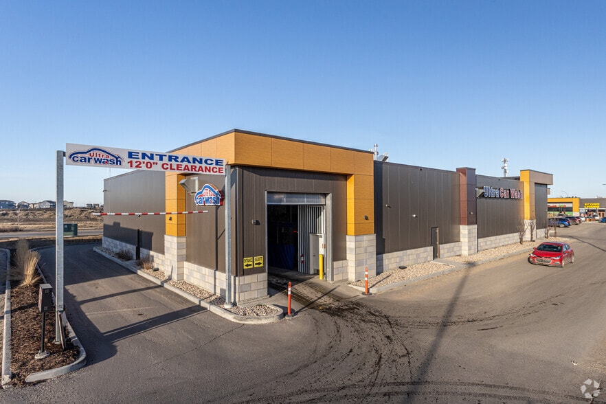 4381 167 Av NW, Edmonton, AB for sale - Primary Photo - Image 1 of 5