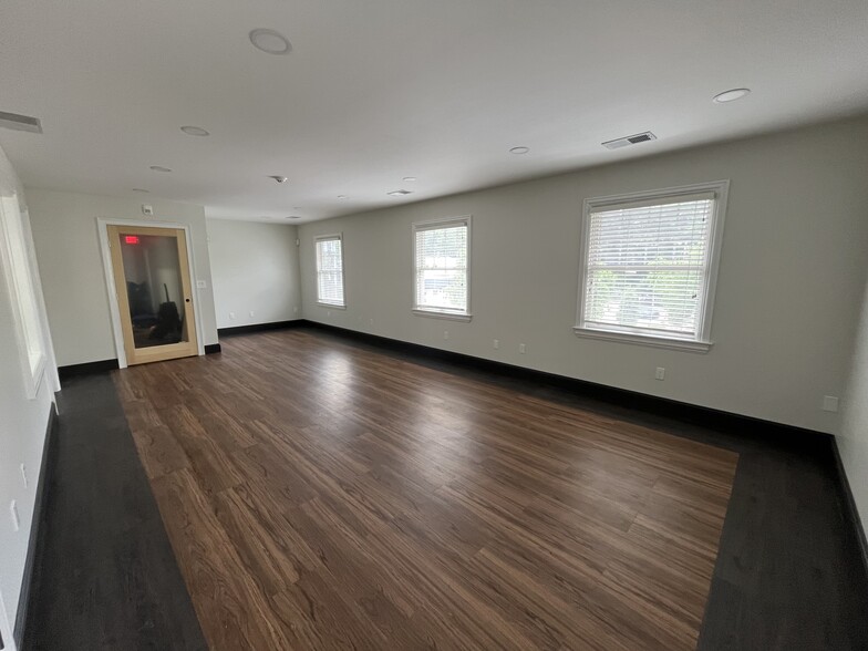 511 S Broad St, Glen Rock, NJ for lease - Interior Photo - Image 3 of 13