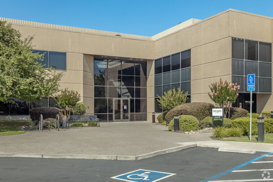 110 Blue Ravine Rd, Folsom, CA for lease - Building Photo - Image 3 of 5