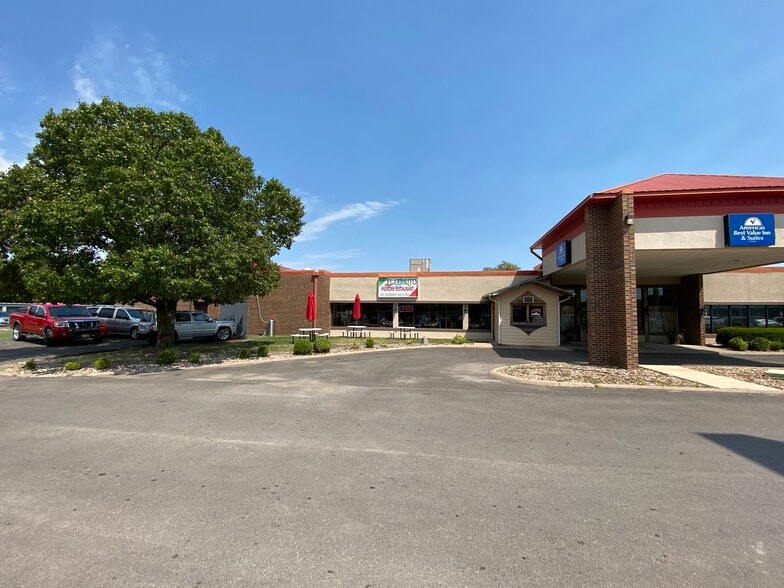 606 E Lincoln Blvd, Hesston, KS for sale - Building Photo - Image 2 of 13