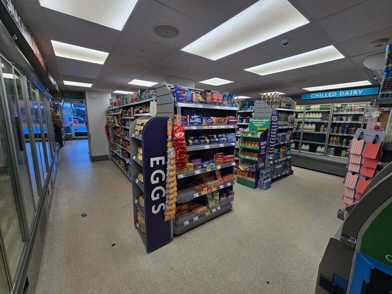 66 Broadwater Rd, Worthing for sale - Building Photo - Image 2 of 3