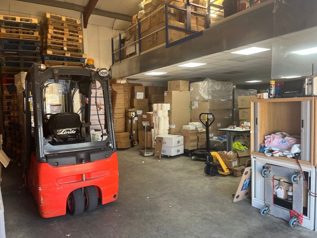 Colne Way, Watford for lease Interior Photo- Image 1 of 3