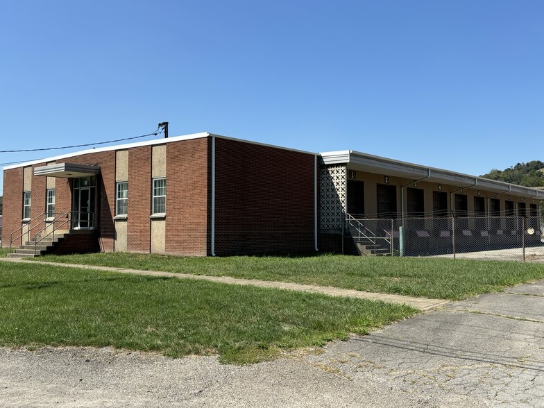 607-611 N 1st St, Martins Ferry, OH for lease - Building Photo - Image 1 of 5