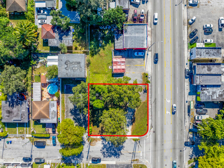 690 NW 52nd st, Miami, FL for sale - Building Photo - Image 1 of 11