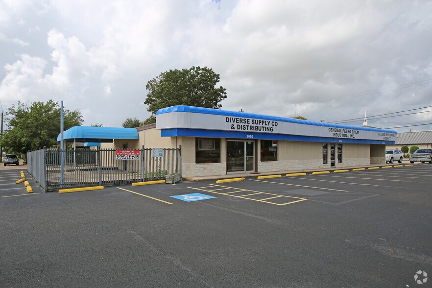 2020 Center St, Deer Park, TX for sale - Primary Photo - Image 1 of 1