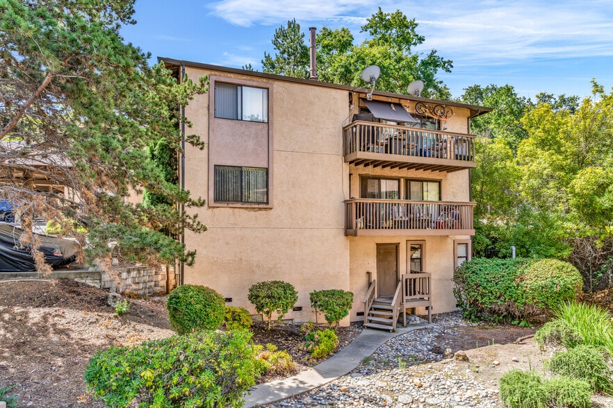 301 Country View Ln, Pleasant Hill, CA for sale - Building Photo - Image 3 of 20