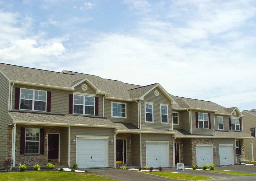 52 66 78 Helene Ct, Hamburg, PA for sale - Primary Photo - Image 1 of 1