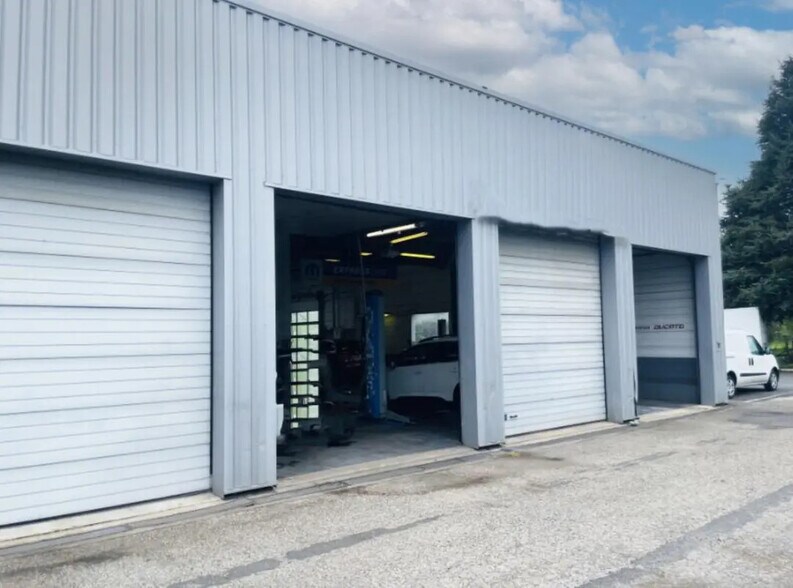 Flex in Blois for lease - Building Photo - Image 2 of 16