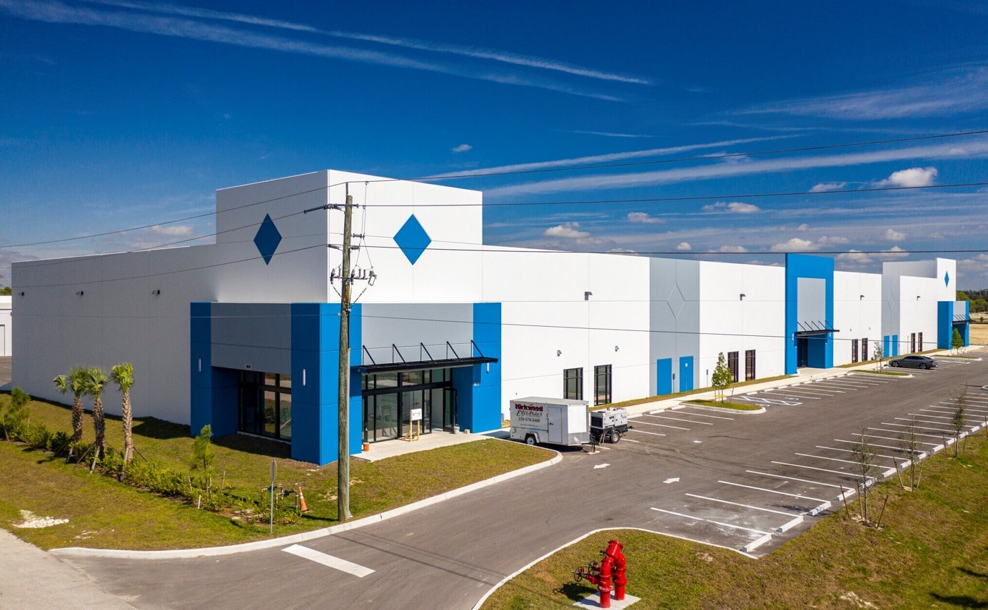 16291 Domestic Ave, Fort Myers, FL for lease Building Photo- Image 1 of 4