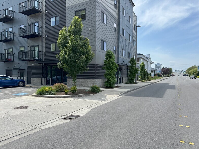 200 E George Hopper Rd, Burlington, WA for lease - Building Photo - Image 2 of 9