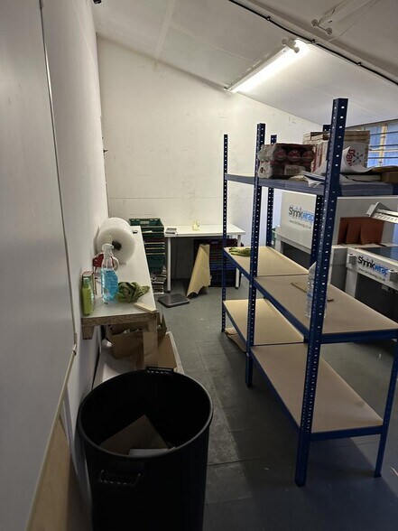 Ivy Dene Ln, East Grinstead for lease - Building Photo - Image 2 of 6