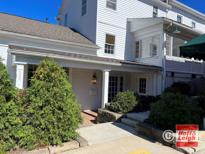 218-220 N Main St, Hudson, OH for sale - Building Photo - Image 2 of 5