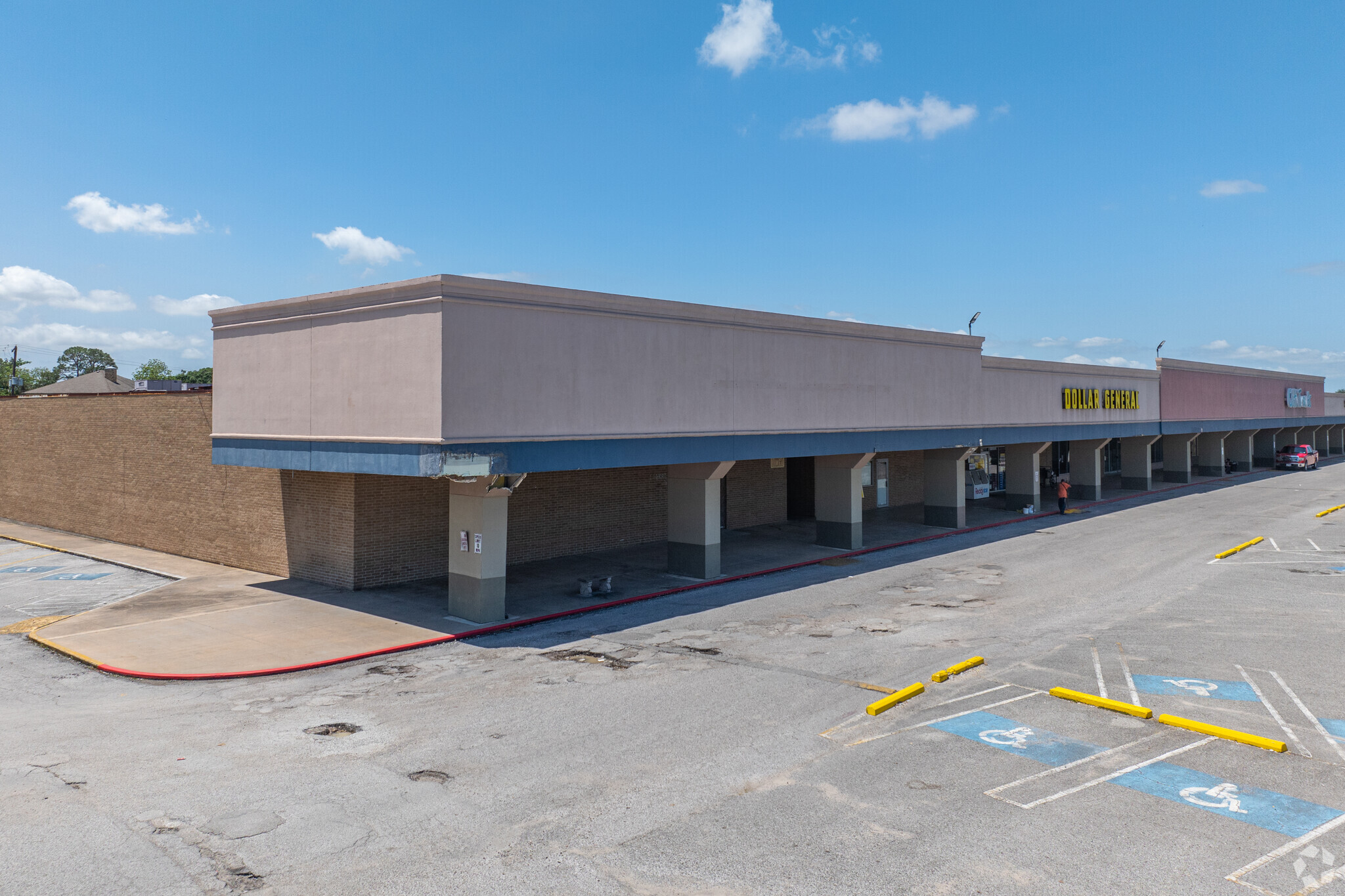 3335 N Twin City Hwy, Port Arthur, TX for lease Primary Photo- Image 1 of 26