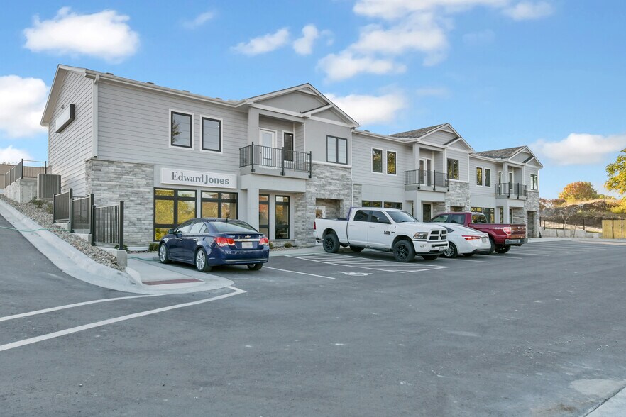 1010 Sugarland Dr, Pleasant Hill, MO 64080