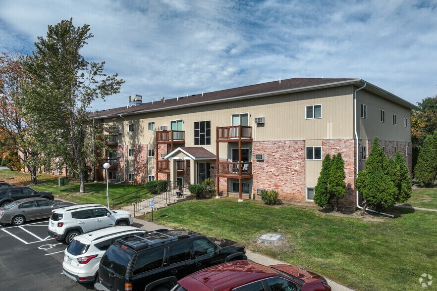 1250 Autumn Dr, Faribault, MN for sale - Primary Photo - Image 1 of 1