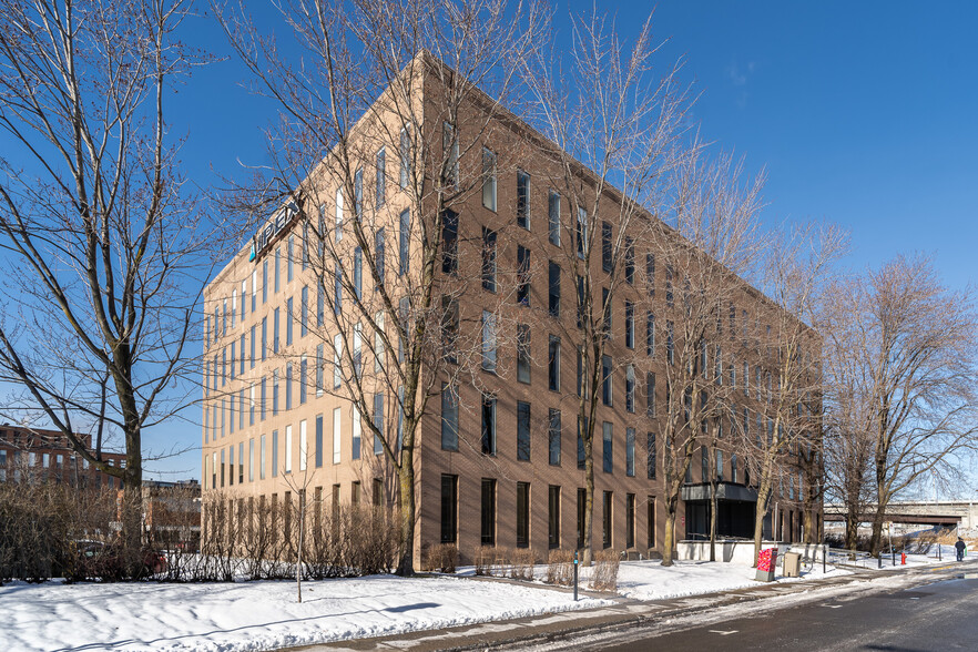 3 Pl du Commerce, Montréal, QC for lease - Building Photo - Image 1 of 23