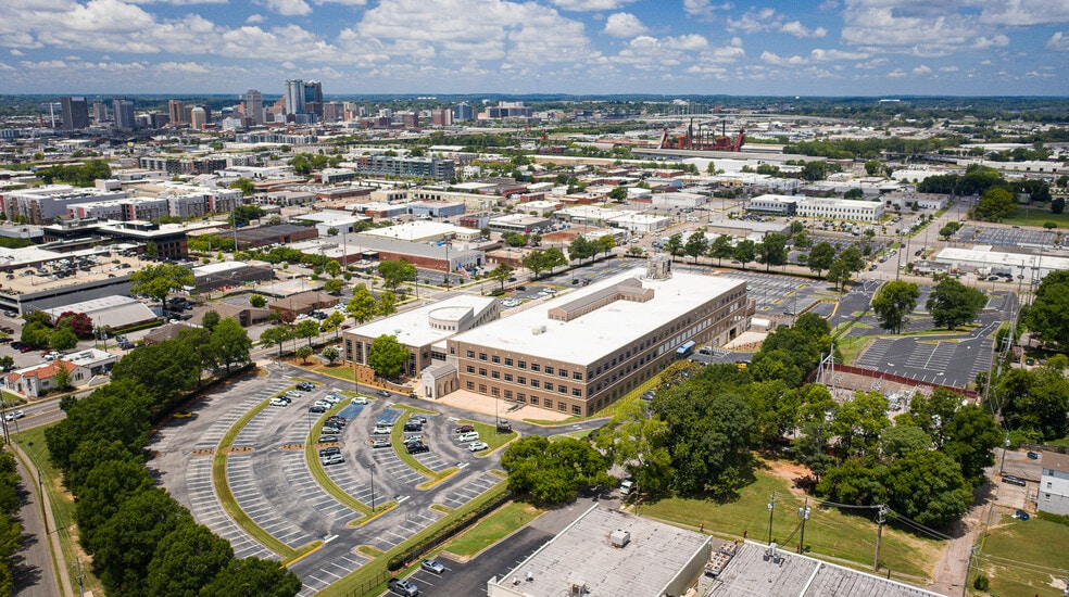 The Brock Center Portfolio portfolio of 2 properties for sale on LoopNet.com - Building Photo - Image 2 of 12