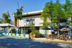 Fayes Of Montrose - Storefront Property