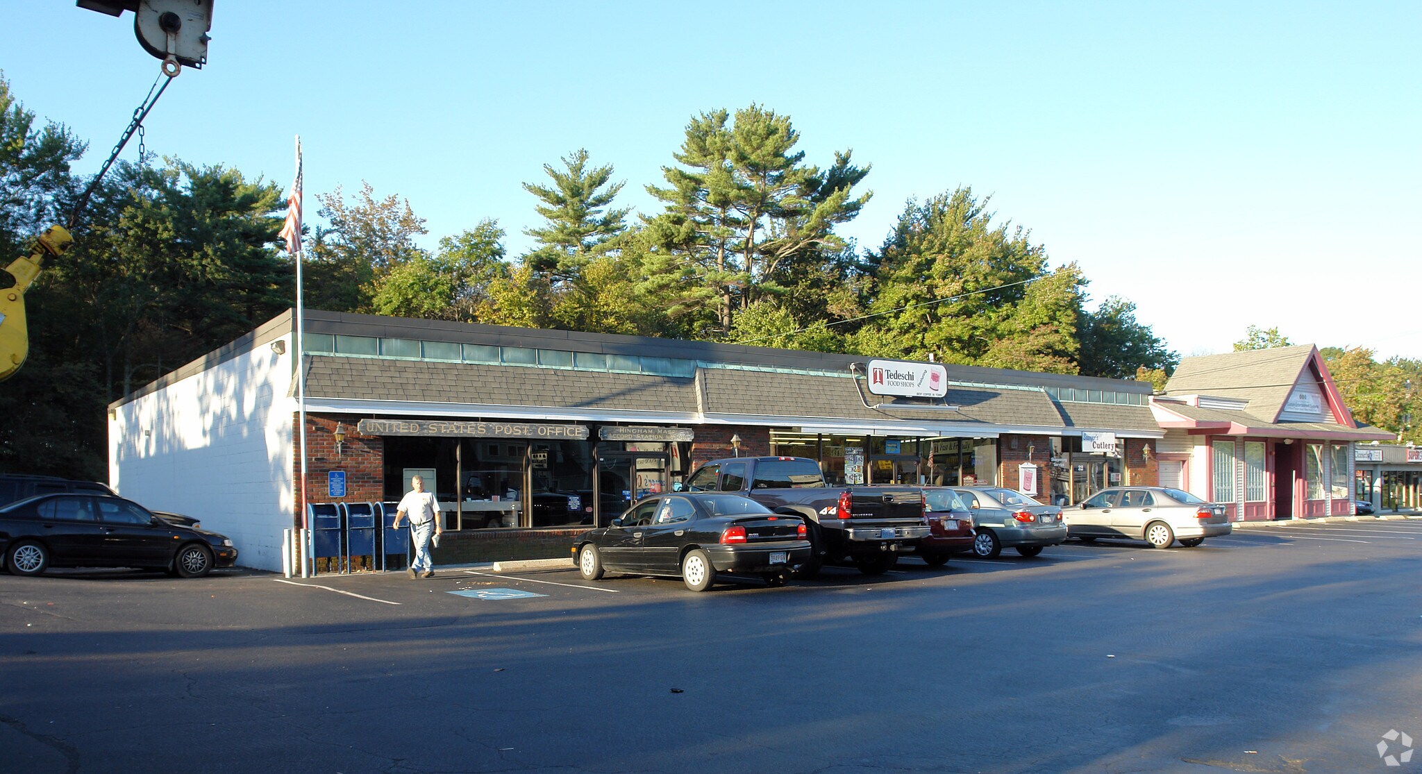 28-32 Whiting St, Hingham, MA for sale Primary Photo- Image 1 of 1