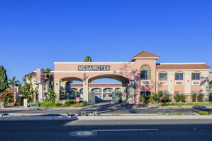 2205 Harbor Blvd, Costa Mesa CA - Motel