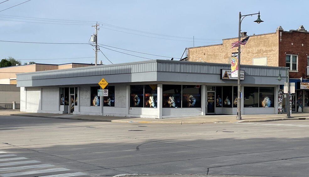 801 W College Ave, Appleton, WI for sale - Building Photo - Image 1 of 1