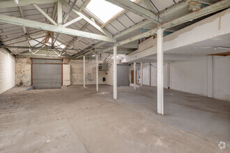 5-13 Livingstone Rd, Wolverhampton for lease Interior Photo- Image 2 of 8