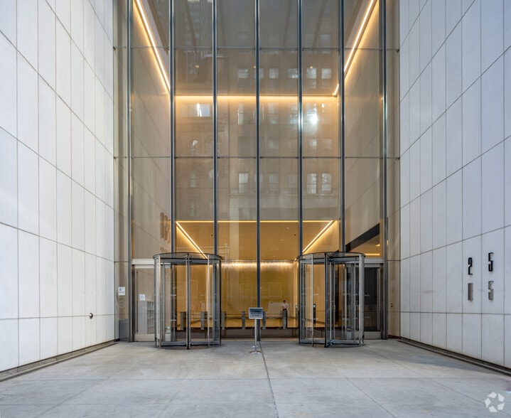 250 W 55th St, New York, NY for lease - Building Photo - Image 2 of 7