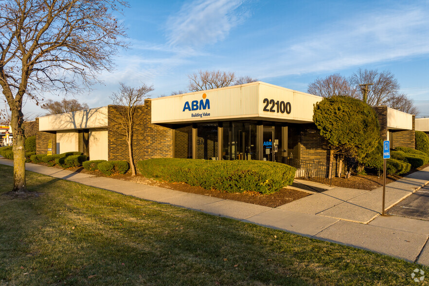 22100 Greater Mack Ave, Saint Clair Shores, MI for sale - Primary Photo - Image 1 of 13